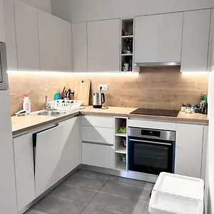 New 2022 Family&friends Downtown Ac 3br 2ba Free Parking Big Balcony Near Metro&train Station Self Check-in Apartament Budapeszt